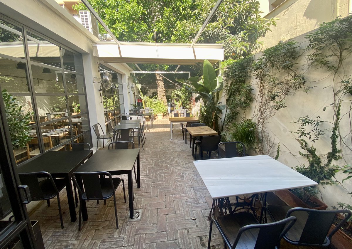 NoloNefer4's tweet photo. Hoy hacemos nuestro Directo Marca Sevilla desde el restaurante Leña al Lomo. Magnífico sitio con un género espectacular 🙌🏻🙌🏻🔝🔝📻📻 https://t.co/mvBymyEXjj