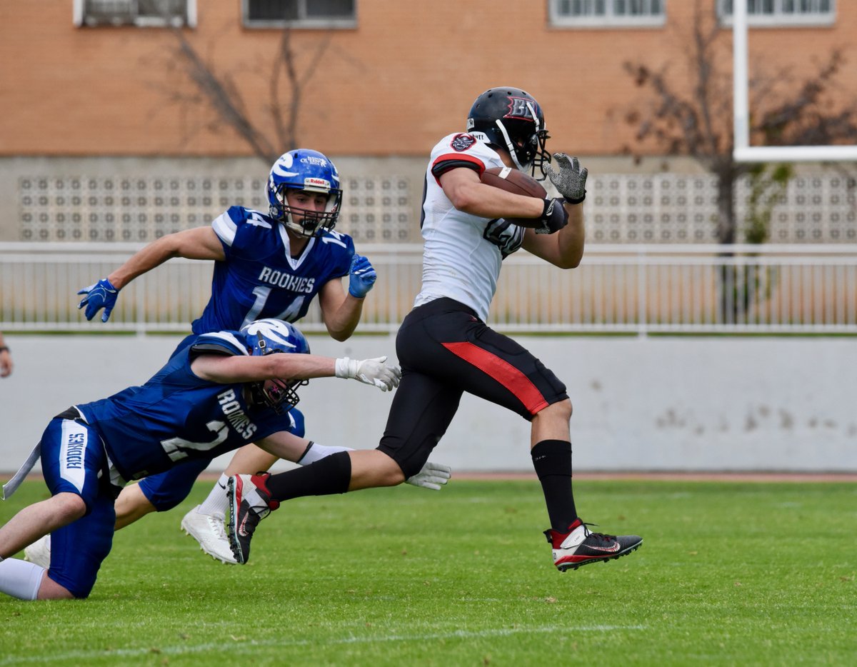FEFA_Spain's tweet photo. 🏆 #LNFAJúnior 
🏈 ¡¡Sexto título consecutivo para @lgespana @BlackDemonsFA!! ¡¡La FINAL, en imágenes!! Y la crónica, en https://t.co/qg4EQQd0UL

¡Más fotos, aquí!
👇
https://t.co/RtAadTP3XY

📸 Lola Morales

#ConéctatealFootball🏈   
@deportegob @live_vuvuzela @barberarookies https://t.co/uuVl6uFvuu