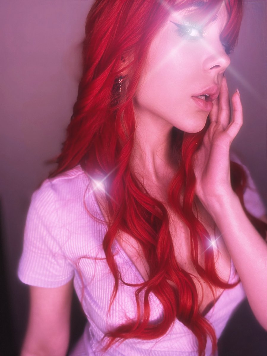 gggold_sun's tweet photo. Hello 💛 my name is Guppee Gold 💛 and I’m an #NFTartist 💛☺️ and also I have https://t.co/FXyt18NqW5 💛☺️ #onlyfanspromo #onlyfans_stars_ #onlyfans #hornyfans https://t.co/Q7Kk0NPilv