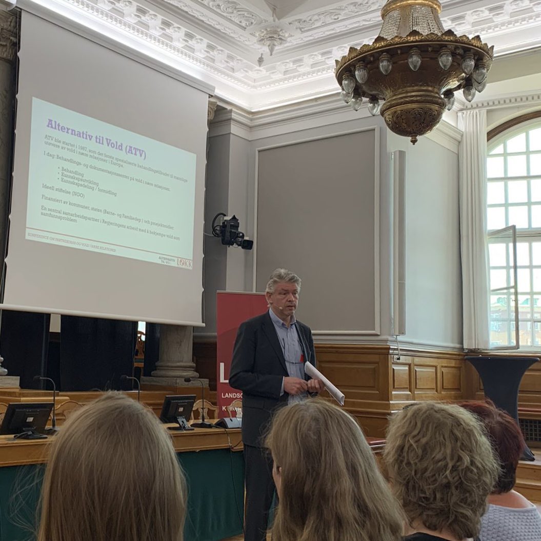 DannerDk's tweet photo. “Penge til bekæmpelse af partnervold er IKKE en udgift i statsbudgettet, det er REN investering i folkesundhed og fravær af lidelse og ødelagte liv” siger Marius Råkil fra @StiftelsenATV 

@LOKK_dk @Astridkrag @Trinebramsen @MF_K_Lorentzen @RosaLundEl https://t.co/ZTr6gGyokO