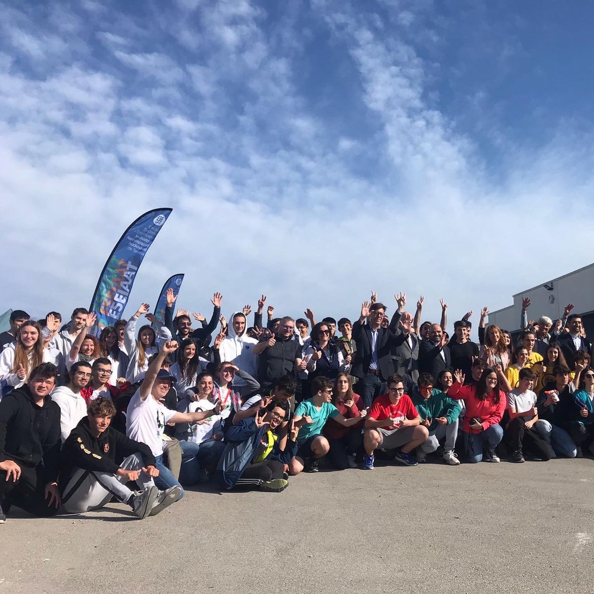 VedrunaTona's tweet photo. REGIONAL CATALUNYA 🛰

Aquest passat dissabte, 2 dels nostres equips de 4tESO han participat en la Regional Catalunya a l’aeròdrom d’Igualada. Han pogut enlairar els seus CanSat. Ara toca interpretar les dades obtingudes i defensar davant un comitè de científics!

#CanSat2022 https://t.co/wPsWRDxlFK