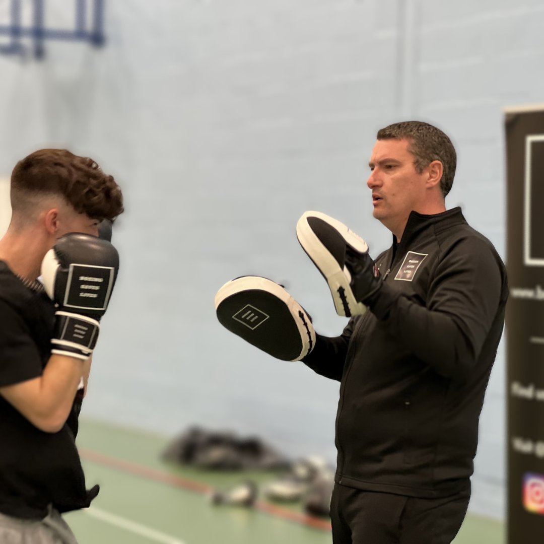 BedsVEPP's tweet photo. Supporting our community...
"Boxing gyms can be a safe space for young people. We work to take them out of harms way and help them build a bridge to a better life."
#VERU #VERUVillage #VRU #violencereductionunit #partnersagainstcrime #Bedfordshire
JP Smith, @Boxinsaveslives https://t.co/3Ghh6qrqNE