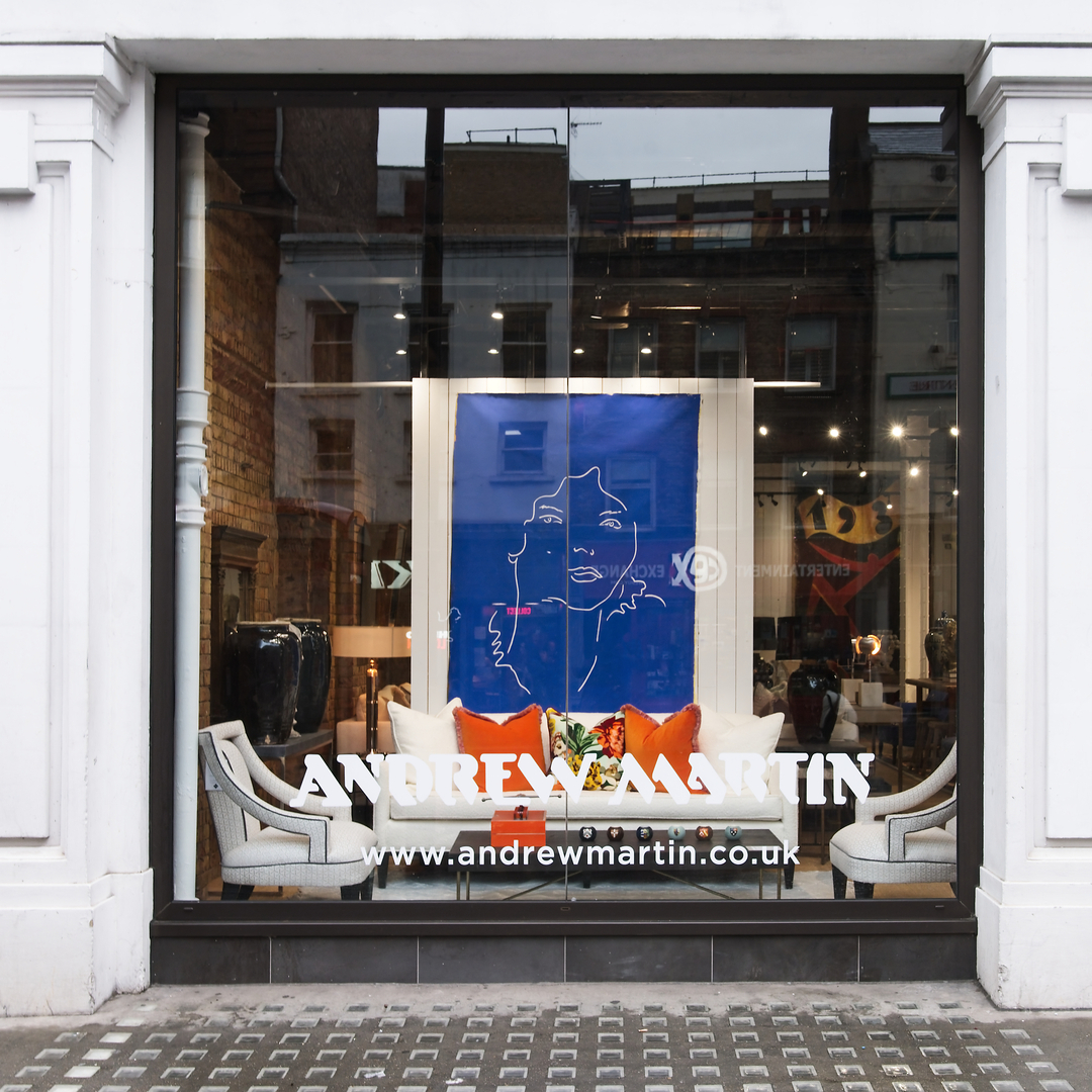 We are still loving this orange and blue moment in our Tottenham Court Road showroom - have you popped by yet?

#londoninteriors #interiordesignlondon #londonshopping #londonshowroom #luxuryinteriors #interiordesign #colourfulinteriors #boldinteriors #eclecticinteriors #colourful
