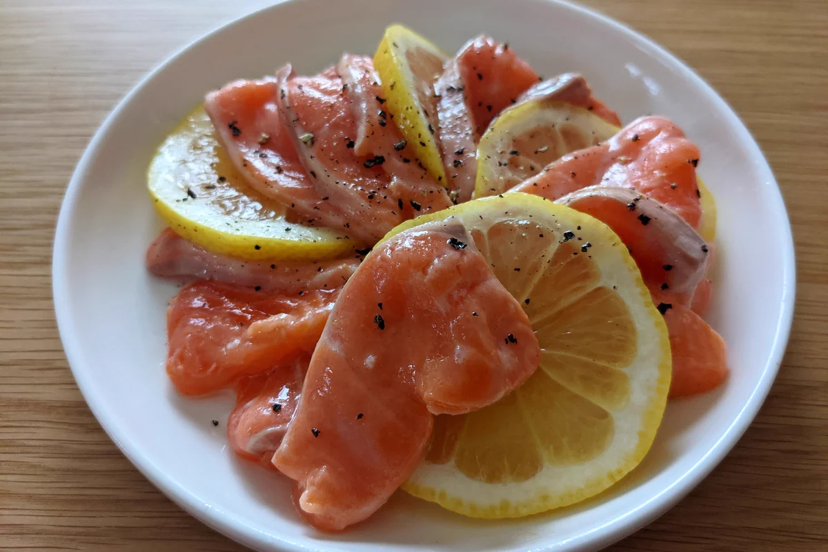 調味料と混ぜてつけるだけ！本気のサーモンレモンマリネ。