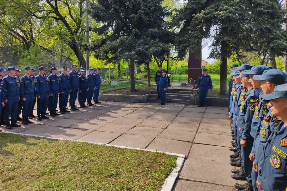 dnmchs's tweet photo. Возложение цветов в ознаменование 77-й годовщины Победы в Великой Отечественной войне
https://t.co/oJOYCNJLDb https://t.co/DcW7Lqq67f