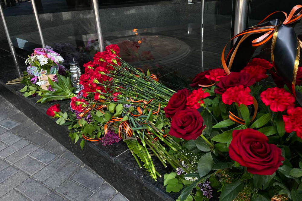 dnmchs's tweet photo. Возложение цветов в ознаменование 77-й годовщины Победы в Великой Отечественной войне
https://t.co/oJOYCNJLDb https://t.co/DcW7Lqq67f