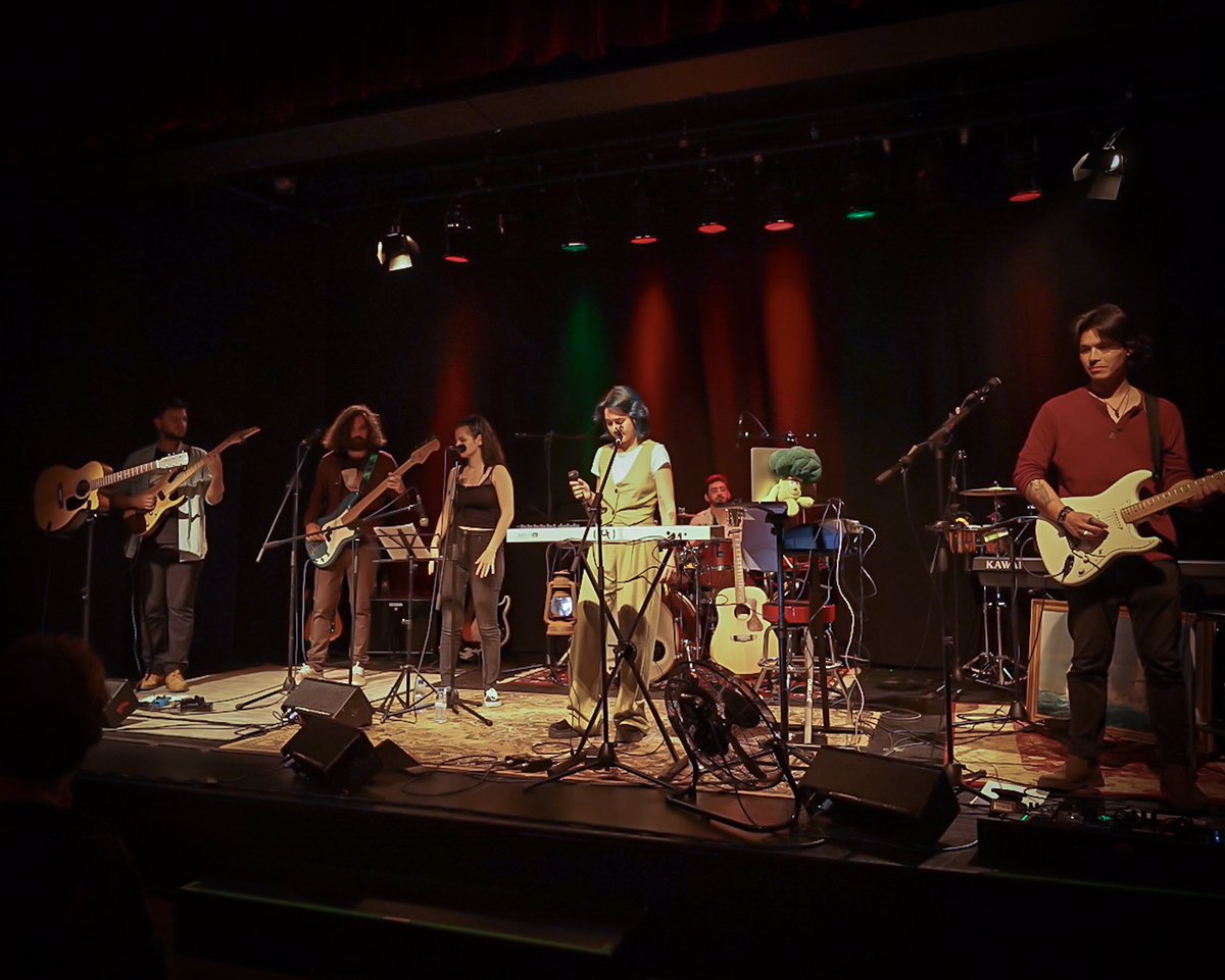 elan_mess's tweet photo. Grande noite! Obrigado ao @CCMalaposta por nos receber e a tod@s os que vieram assistir!

#liveshow #malaposta #concertos https://t.co/5AgylaB8uO