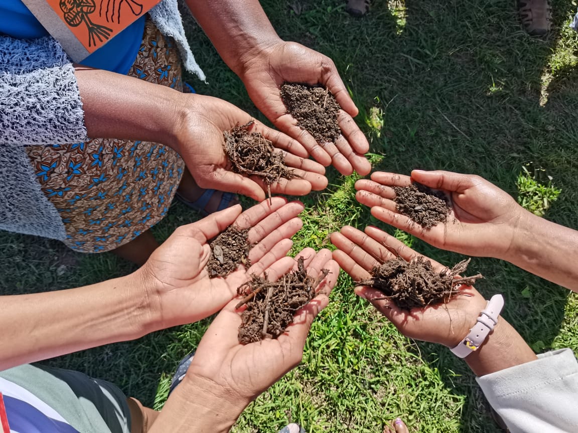 groundWorkSA's tweet photo. Week 2 of the Environmental Justice School (EJS) included an introductory session on Rights and Regulations by Centre for @CentreEnvRights focusing on the Constitution of South Africa, the Bill of Rights, PAIA. Participants also learnt about Environmental Health issues
#EJS2022 https://t.co/cr3H0v1Ssl