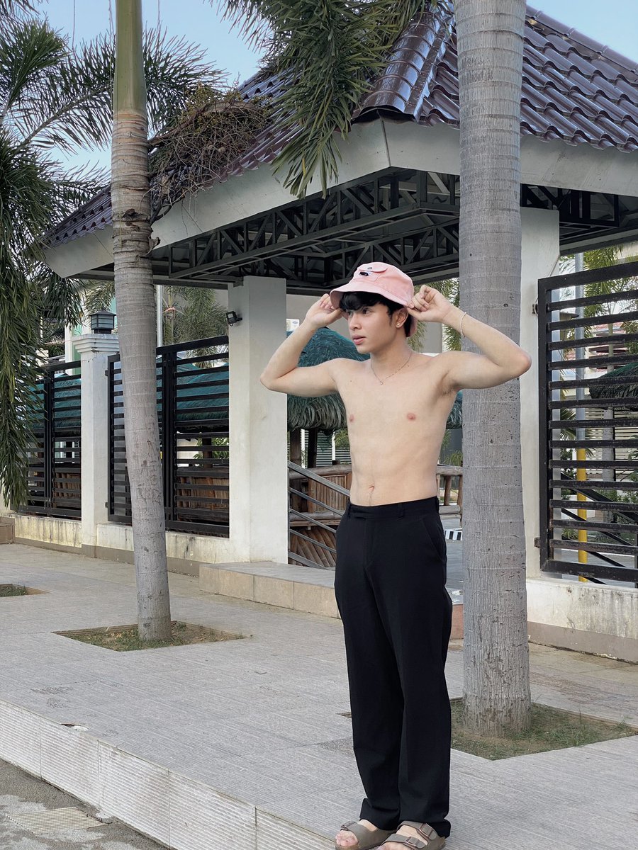 Dossss_'s tweet photo. 😐 https://t.co/Jl8EQr6jrc