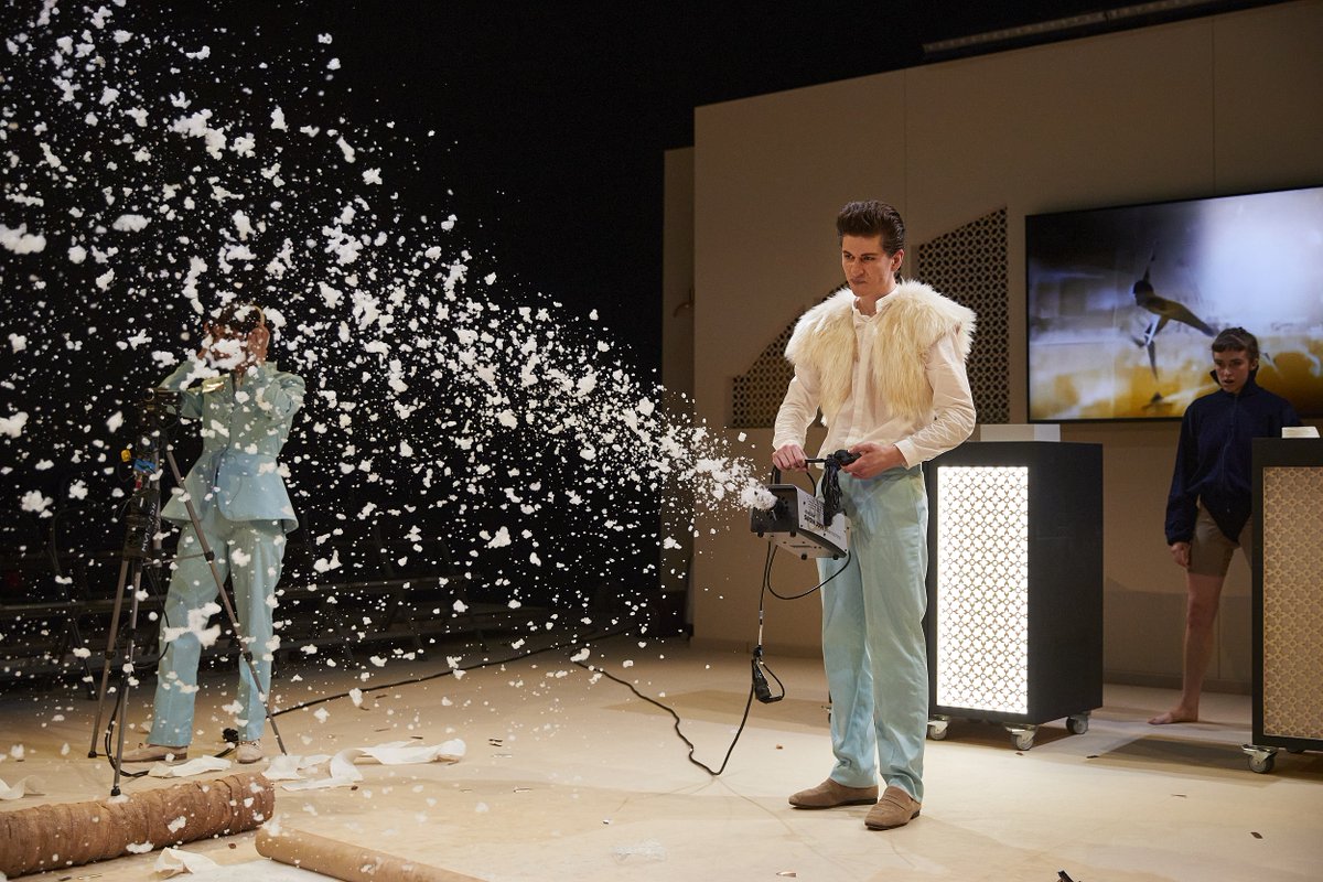 volkstheater's tweet photo. Neue Theaterwoche, neues Programm mit "Fata Morgana", einer Lesung mit Axel Hacke und Saša Stanišić und Felix Hafner, zu Gast zum Publikumsgespräch im Anschluss an die Vorstellung von "Herkunft"!
#theaterprogramm https://t.co/cfkni2Pus1