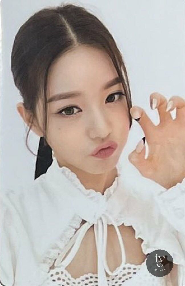 ruesells's tweet photo. wts lfb ive ph #tersells 
- eleven ver 2 + id card
- Php 450 + pf 

t. wonyoung catgirl horanghae pc photocard https://t.co/mDV098Ylfj