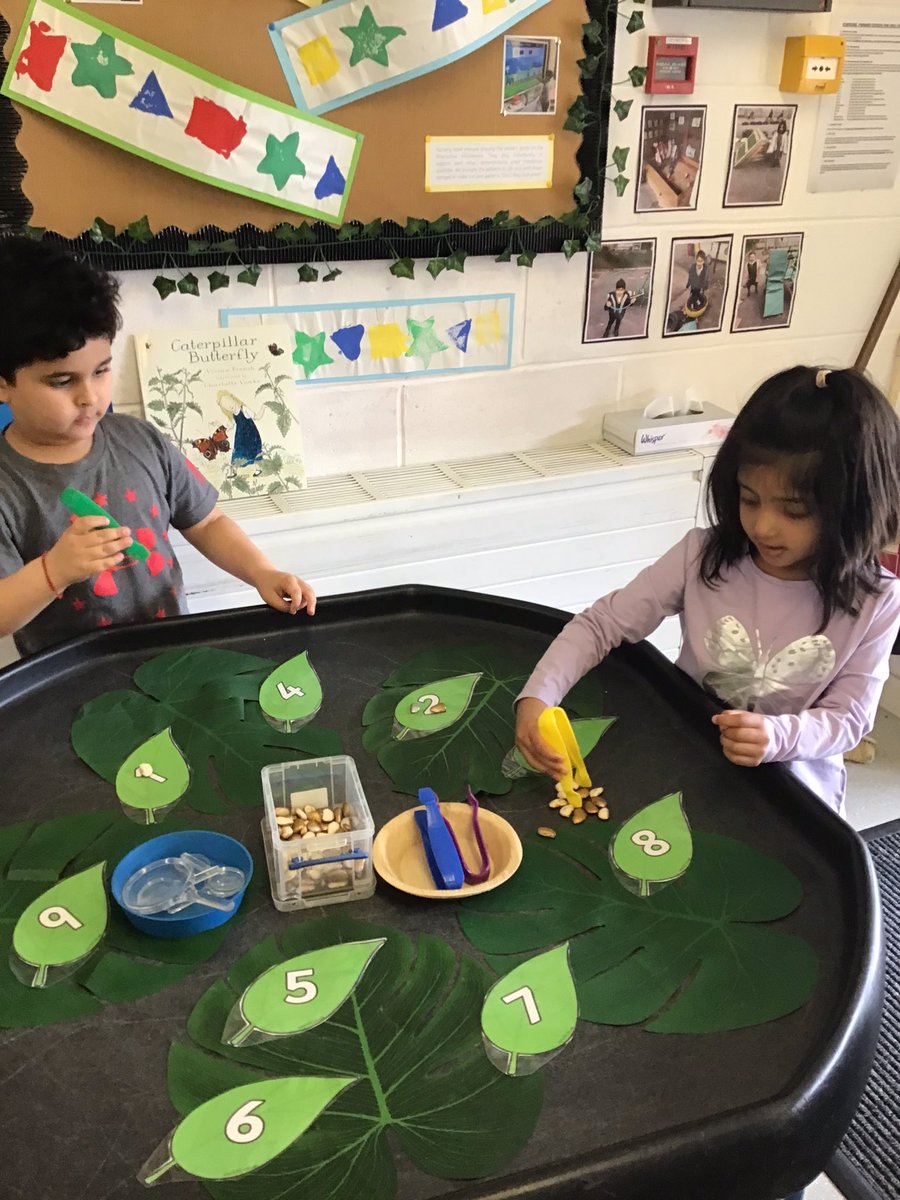 ElmridgeSchN's tweet photo. This week our key text is Jack and the Beanstalk. After planting our sunflower seed last week, I wonder what might be planted this week? #growing #primaryscience @ElmridgeScience https://t.co/9ECoOwXGVY