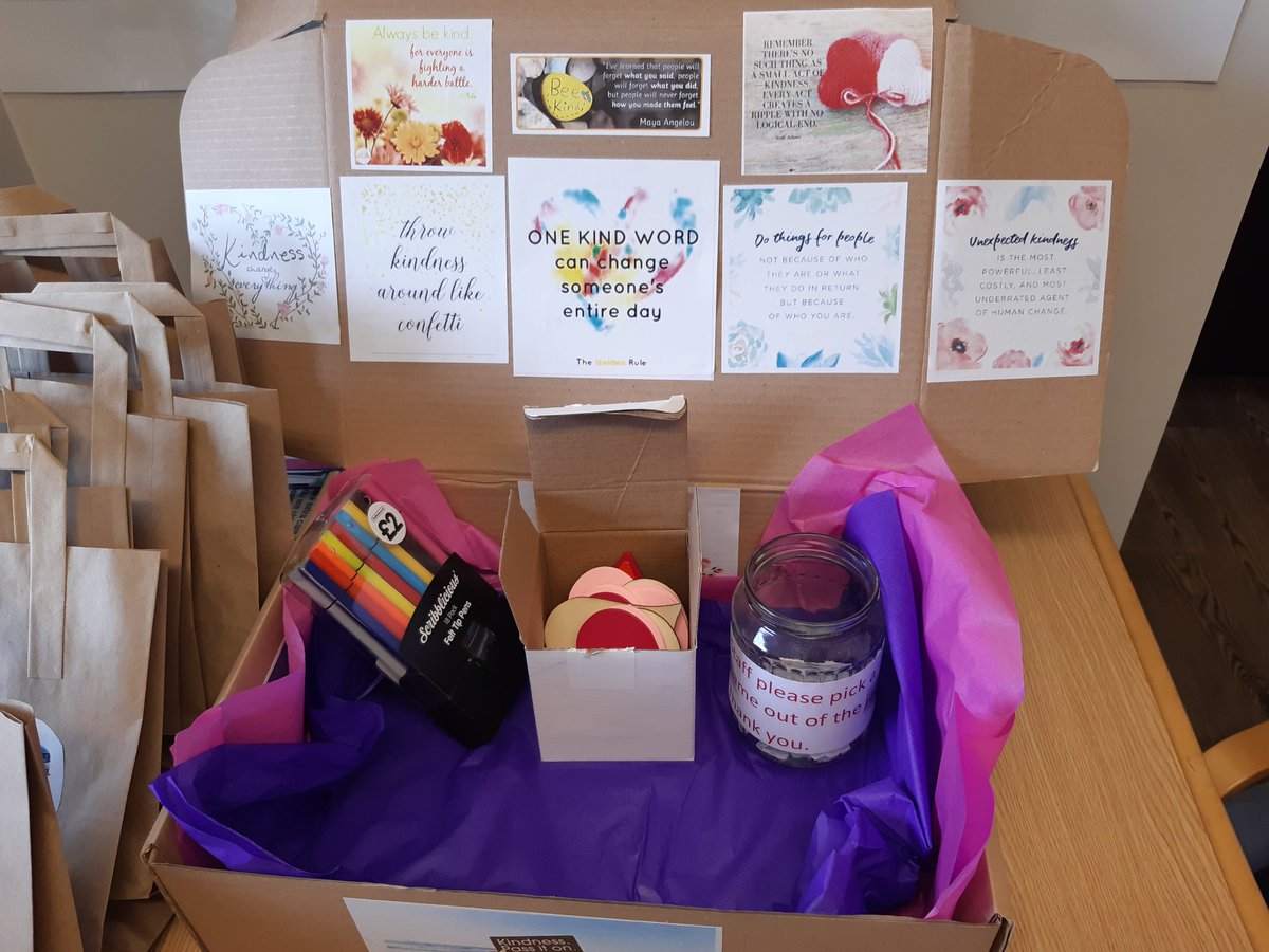TracyFor_OT's tweet photo. Starting our kindness themed week as part of #MentalHealthAwarenessWeek on Windermere Lodge with staff kindness box. Gifts and messages for staff #moralboost #staffmatter #KindnessMatters #MentalHealthAwarenessWeek2022 @rdash_nhs @RDaSH_DoncCG https://t.co/VvSbkcJ95O