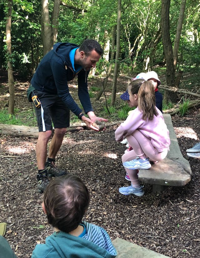 CarrdusYear1's tweet photo. Outdoor adventures and learning about nature! #carrdussschool #scienceoxford https://t.co/UvGO1TFDTB