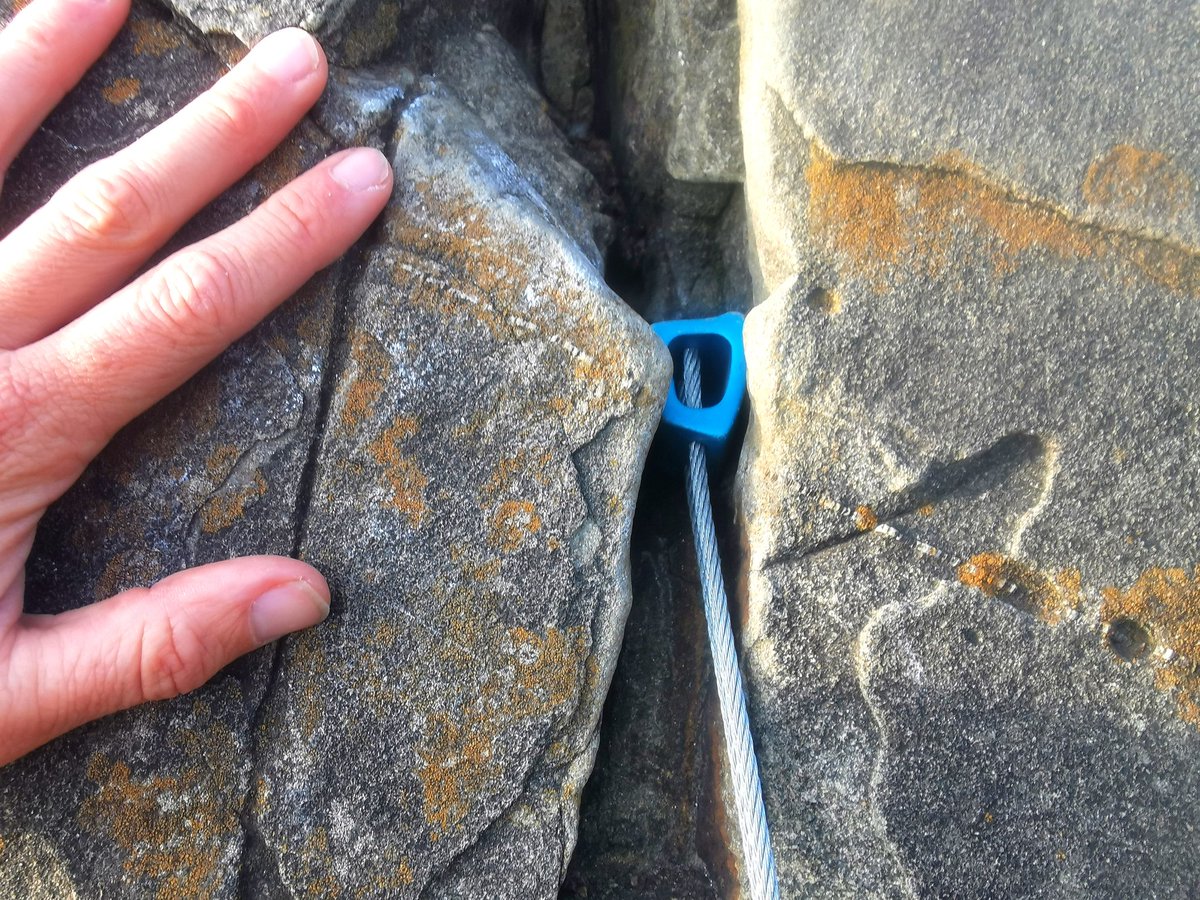 OnFliss's tweet photo. Isn't that just so satisfying?! It's satisfying to use the spatial creative part of the brain too to match gear to the (in this case perfectly shaped) rock 😁 #tradisrad #climbing #getoutside #MindfulMonday https://t.co/vFxHAlbICR
