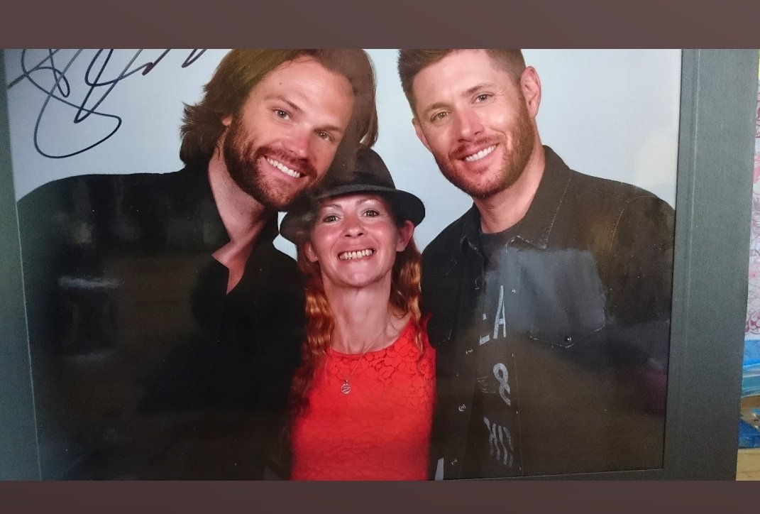 TheJediMum's tweet photo. Awww was it really 6 years ago?!
Feels like yesterday! #supernatural #myfirstcon https://t.co/3IEJrsJkyI