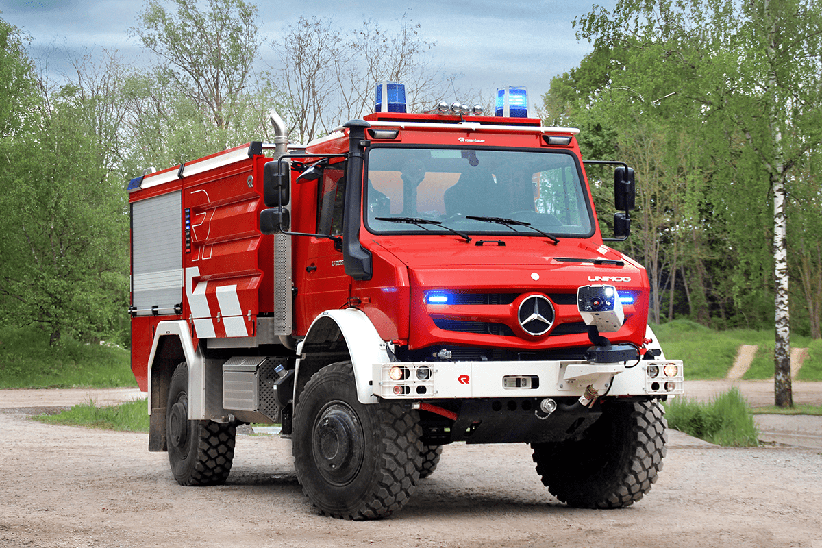 RosenbauerGroup's tweet image. MT Forest at @@RettmobilI in Fulda 🚒🌳🔥🌲
From May 11-13, 2022, you can discover the new MT Forest on the MB Unimog U5023 Euro 6, a fire fighting tanker specially designed for forest fire operations, at the @DaimlerTruck booth (F17). 
#ModularTechnology #wildfires #firefighting