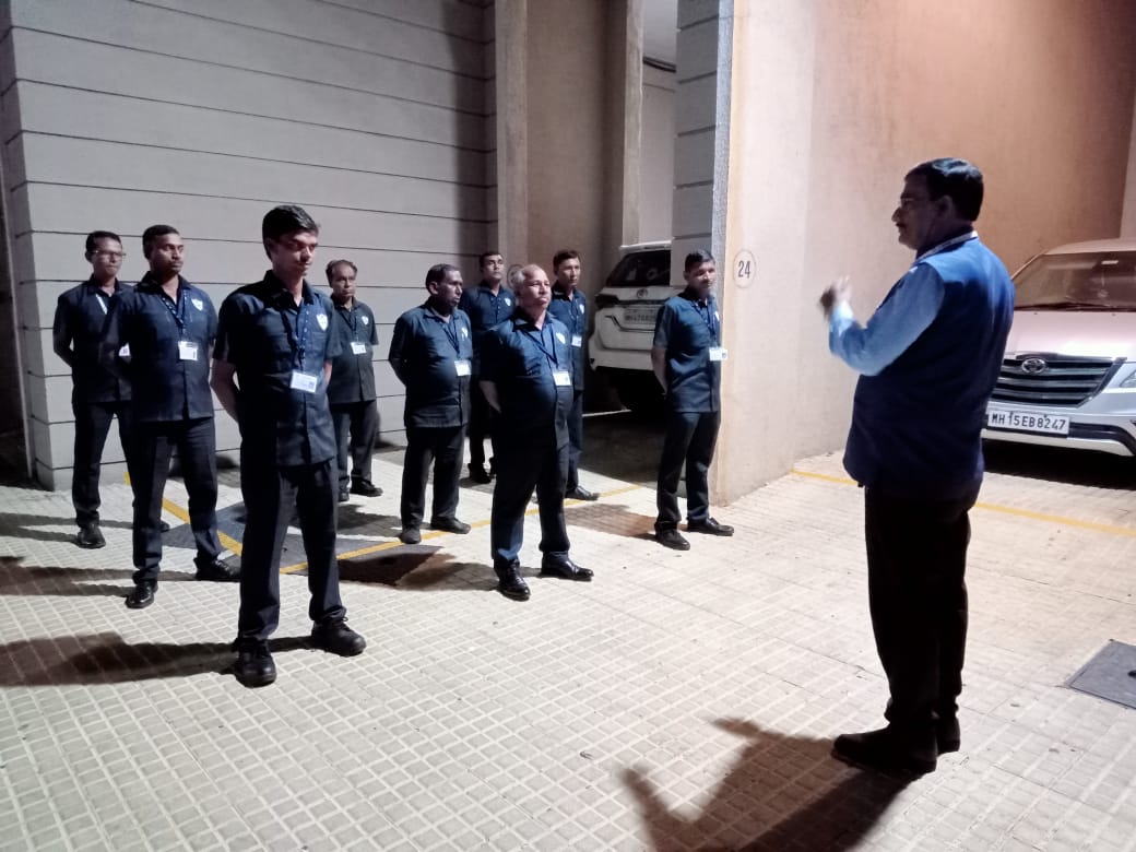 JSS SECURITY SUPERVISORS TRAINING AT QUIESCENT HEIGHTS.Our Guarding people are given adequate training (Classroom/Physical)before their deployments.They are also provided adequate
training on First Aid and evacuation and Fire Prevention /Fire Fighting. https://t.co/2T5XcixTos https://t.co/KKy6lnDqbs