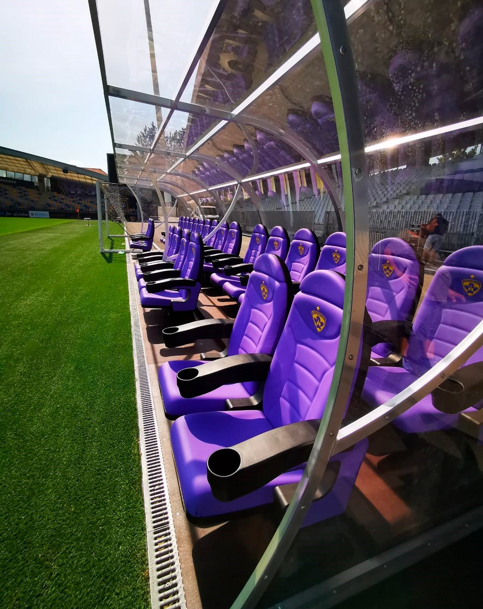 EuroSeating_Int's tweet photo. 💜🤍 Benches for Stadion Ljudski vrt, in Slovenia with Montreal Club Comfort V09 🔗 The same model of seat can be perfectly adapted to a cinema or a sport project thanks to the personalised study of each project #euroseatingaroundtheworld #euroseating #butacasEuroSeating https://t.co/AmqbX3bsU4
