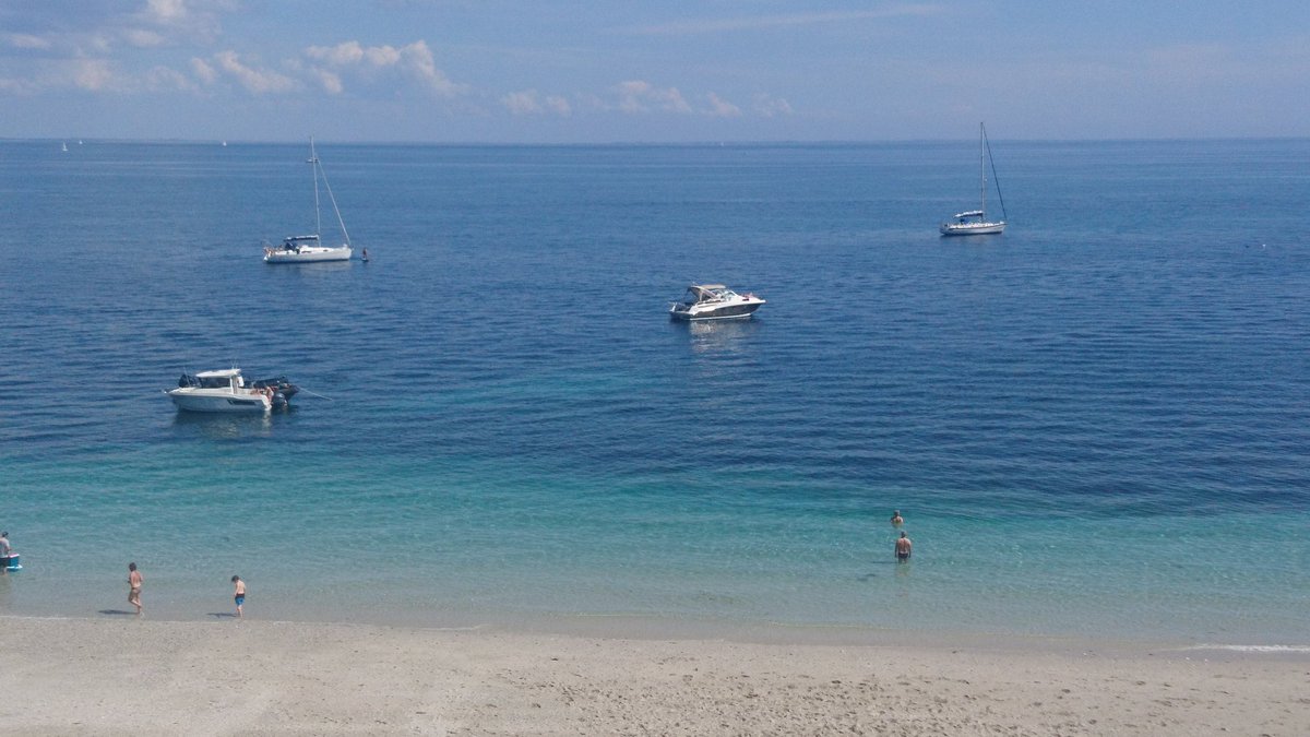 Lorientina's tweet photo. #Bretagne official start of 2022 #yachting saison! #secretspot #magnifiqueBretagne #sailinglife #sailing #beachlifestyle #beachlife #ocean #atlantic #Island #sunny https://t.co/wz6lJEa2Vc