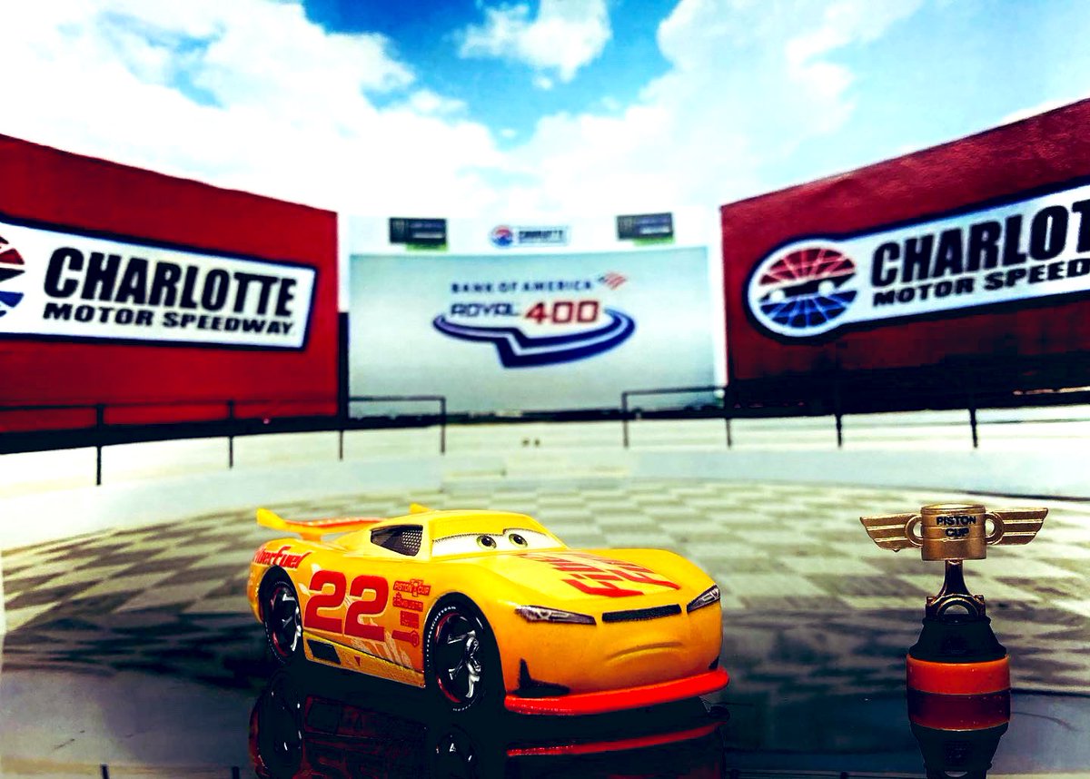 OeNvG2Wog8vr7Sf's tweet photo. 今日のレースのハイライト🏁#NASCAR
4枚目は #CotterPin へ #jeffgordonweb と飲みに行く🍸#WilliamByron
https://t.co/7g7VzdIaJI https://t.co/oMK9ZYhVb0