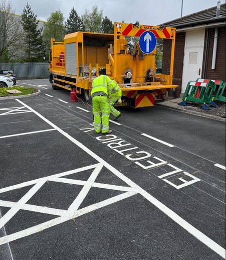 kaystmsltd's tweet photo. @blackburndarwen is reducing the impact on the environment by installing EV charging bays, together we reduce our carbon footprint.

It's a pleasure to install these for our local authority, working in partnership with Blackburn with Darwen Council on yet another project. https://t.co/SG5DDQfMsJ