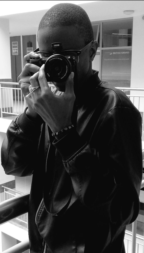 Azizpeter's tweet photo. Photographer 2023 https://t.co/fmuF7VEtXM