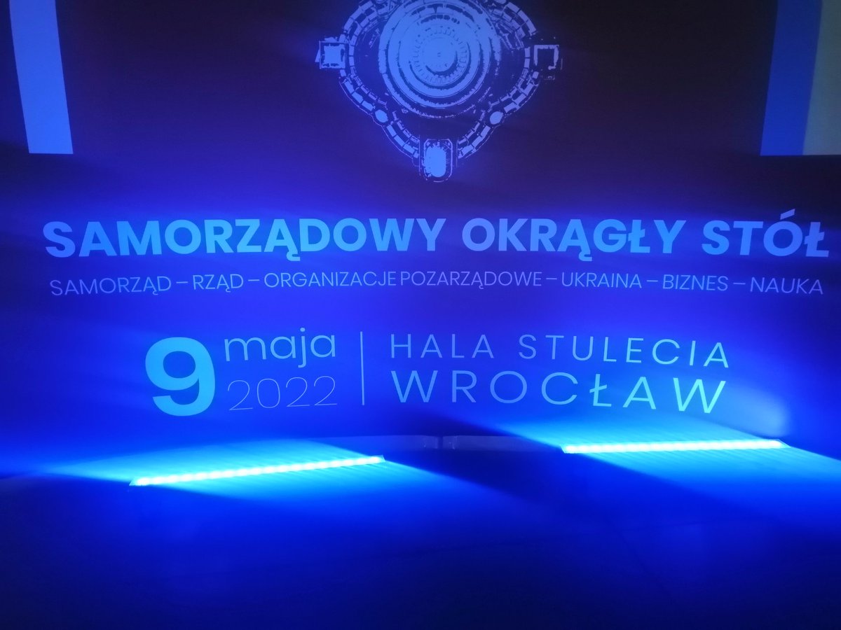 MarlingaArtur's tweet photo. Rozpoczęliśmy Samorządowy Okrągły Stół ws pomocy dla uchodźców z 🇺🇦. O roli samorządu, rządu i organizacji pozarządowych. O pomocy, służbie zdrowia i edukacji 🇺🇦🇵🇱✌️

@RomanSzelemej @SutrykJacek @KarnowskiSopot @RKaznowska @MichalBrodaKRPL @roman_glod @jacek_jaskowiak https://t.co/ZgbMqT2r1I