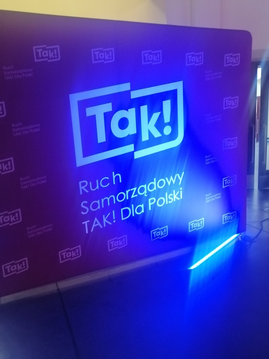 MarlingaArtur's tweet photo. Rozpoczęliśmy Samorządowy Okrągły Stół ws pomocy dla uchodźców z 🇺🇦. O roli samorządu, rządu i organizacji pozarządowych. O pomocy, służbie zdrowia i edukacji 🇺🇦🇵🇱✌️

@RomanSzelemej @SutrykJacek @KarnowskiSopot @RKaznowska @MichalBrodaKRPL @roman_glod @jacek_jaskowiak https://t.co/ZgbMqT2r1I