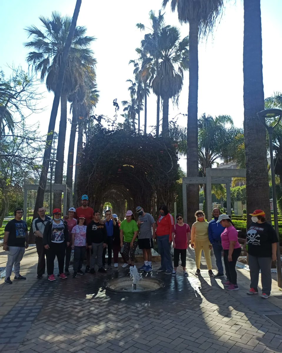 PlenaMelilla's tweet image. 🍀 Comenzamos la semana con el taller de actividad física trabajando la orientación en la autonomía personal. Ambos aspectos son fundamentales para el buen desarrollo de nuestra vida cotidiana #ConstruyeComunidad