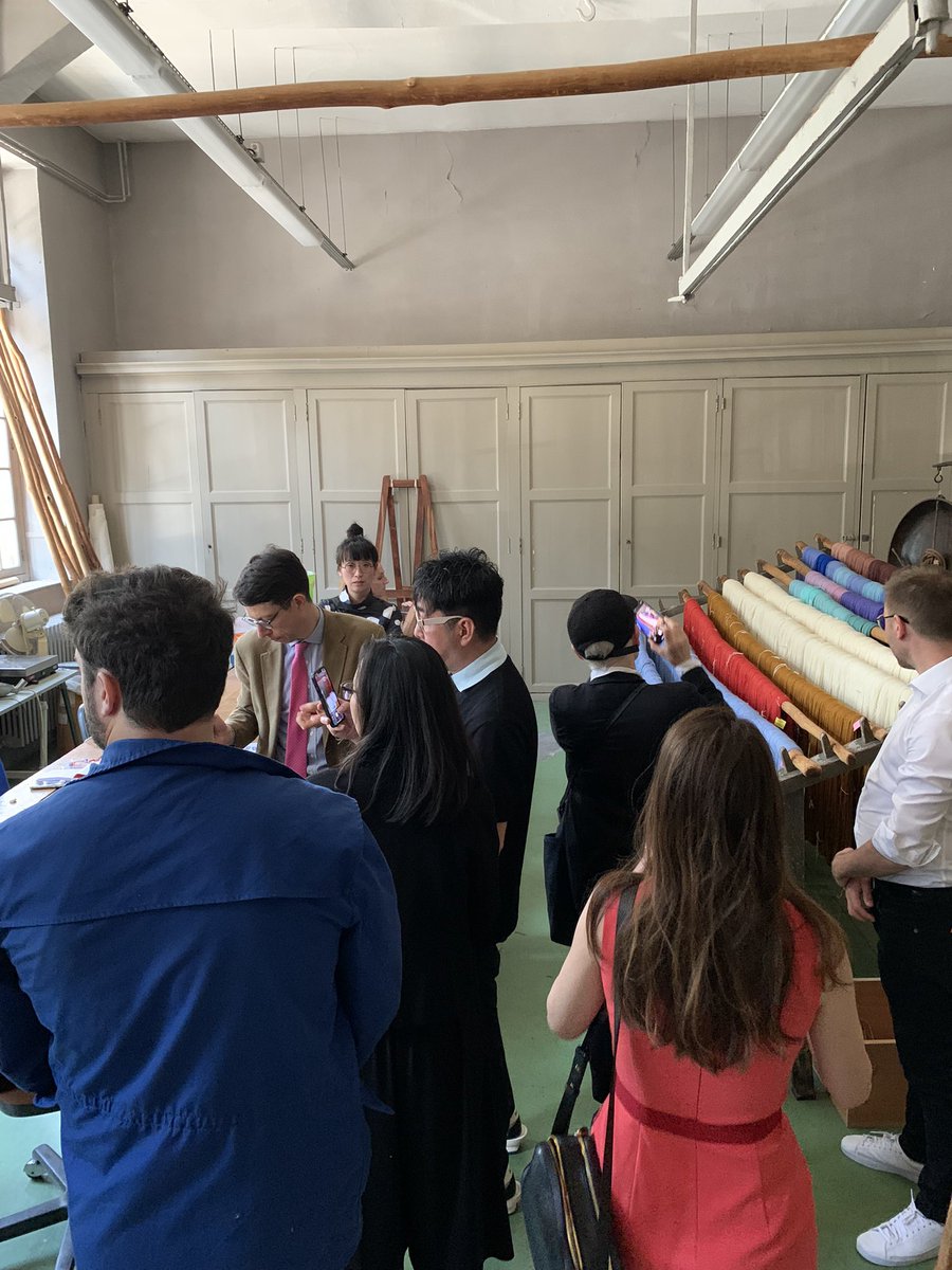 IFParis's tweet photo. #FocusDesign - Présentation de l'atelier de teinture et de l'atelier de haute-lisse par Emmanuel Pénicaut, responsable de production @MNGBS
-
@francediplo @MinistereCC https://t.co/YQNkC0TmtY