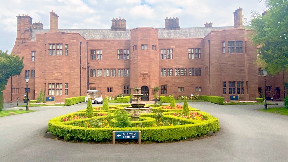 bethellgroup's tweet photo. Some lovely pictures taken from Bethell's Summer Ball, last Saturday, where our staff & partners gathered to celebrate the year in style. The evening's reception was held at the exclusive @AbbeyHouseHtl's recently refurbished Cavendish Suite, located in Cumbria. #lifeatbethell https://t.co/kuxMPOjR0b