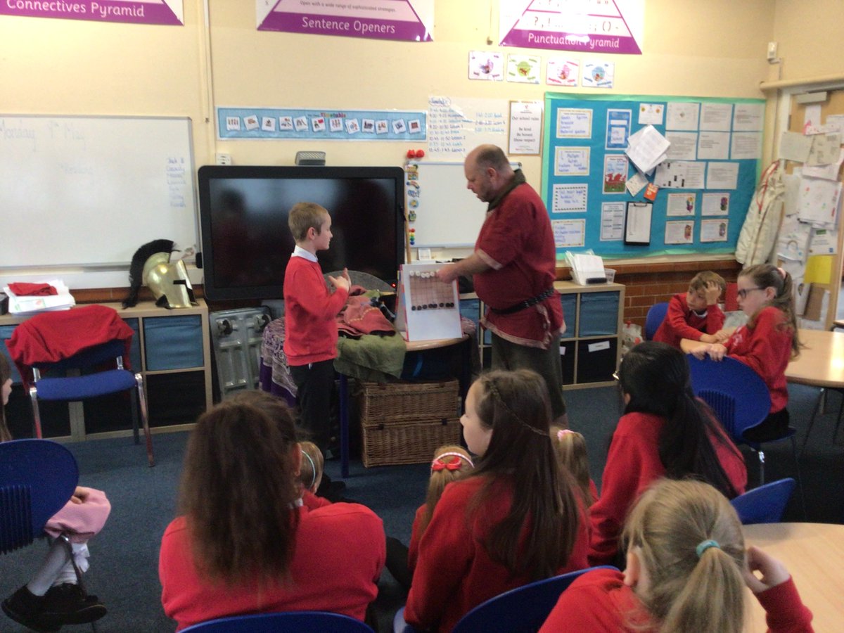 MissMason5M's tweet photo. A fabulous start to our Ancient Greece experience day! @YsgolEmmanuel #historymakers #AmbitiousCapableLearners https://t.co/cL6IBZeq1J