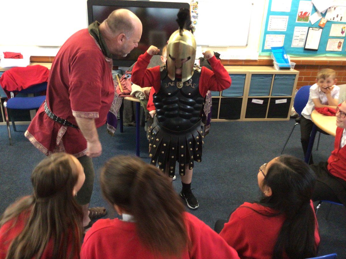 MissMason5M's tweet photo. A fabulous start to our Ancient Greece experience day! @YsgolEmmanuel #historymakers #AmbitiousCapableLearners https://t.co/UFwKfrtruS