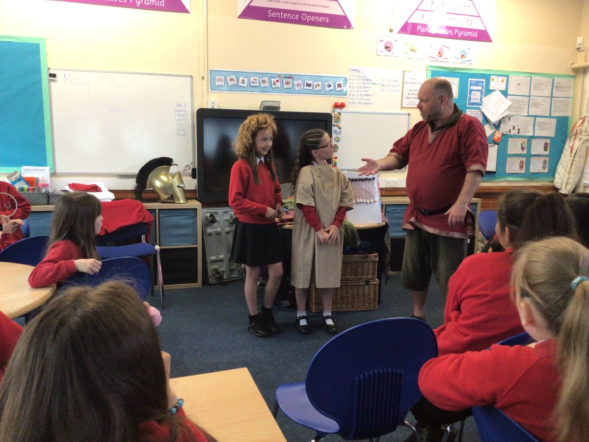 MissMason5M's tweet photo. A fabulous start to our Ancient Greece experience day! @YsgolEmmanuel #historymakers #AmbitiousCapableLearners https://t.co/UFwKfrtruS