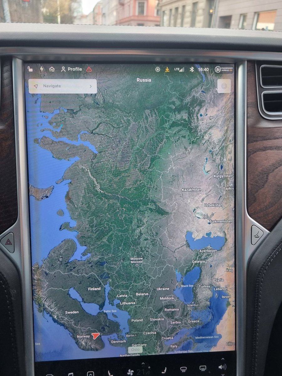 EricChrisKing's tweet photo. @elonmusk In my Tesla RUSSIA is more than TWICE THE SIZE OF AFRICA! Which both exaggerates Russia's position in the world, and undermines your home continent. If anyone can fix this it's you!
Russia is half the size of Africa. Please instill proportional maps https://t.co/qUTCsL5w1N