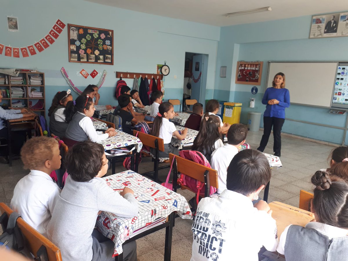 seckoy's tweet photo. Okulumuzda Osmangazi Rehberlik ve Araştırma Merkezinden Emine Perçin ve Tuğba Arslan'ın gerçekleştirdiği Psikolojik Sağlamlık Semineri https://t.co/s5MeGgZsHc
