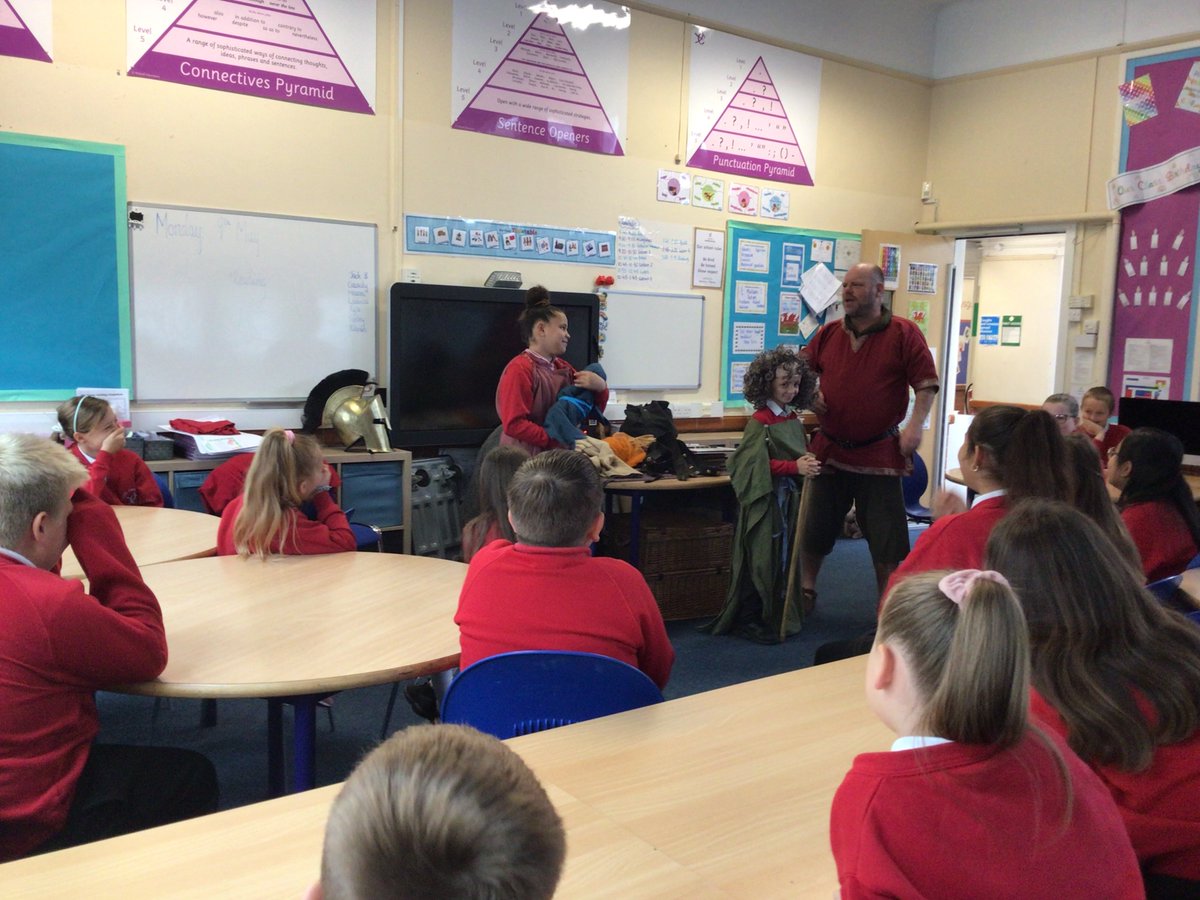 MissMason5M's tweet photo. A fabulous start to our Ancient Greece experience day! @YsgolEmmanuel #historymakers #AmbitiousCapableLearners https://t.co/fzUVQ51vMZ
