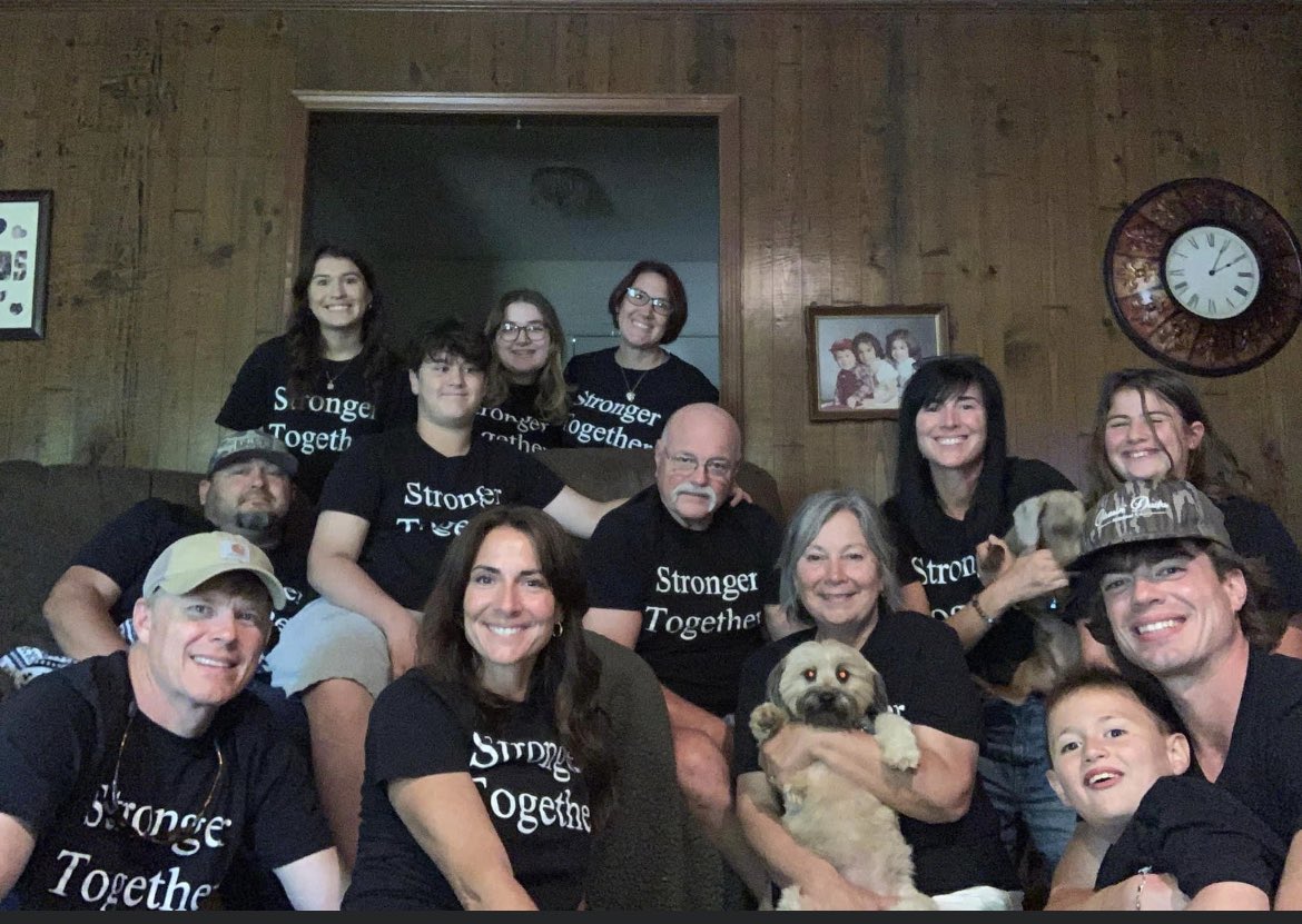 Killin_itFtness's tweet photo. Truly blessed to family a big ole family😊💕 https://t.co/37jDekvpp6