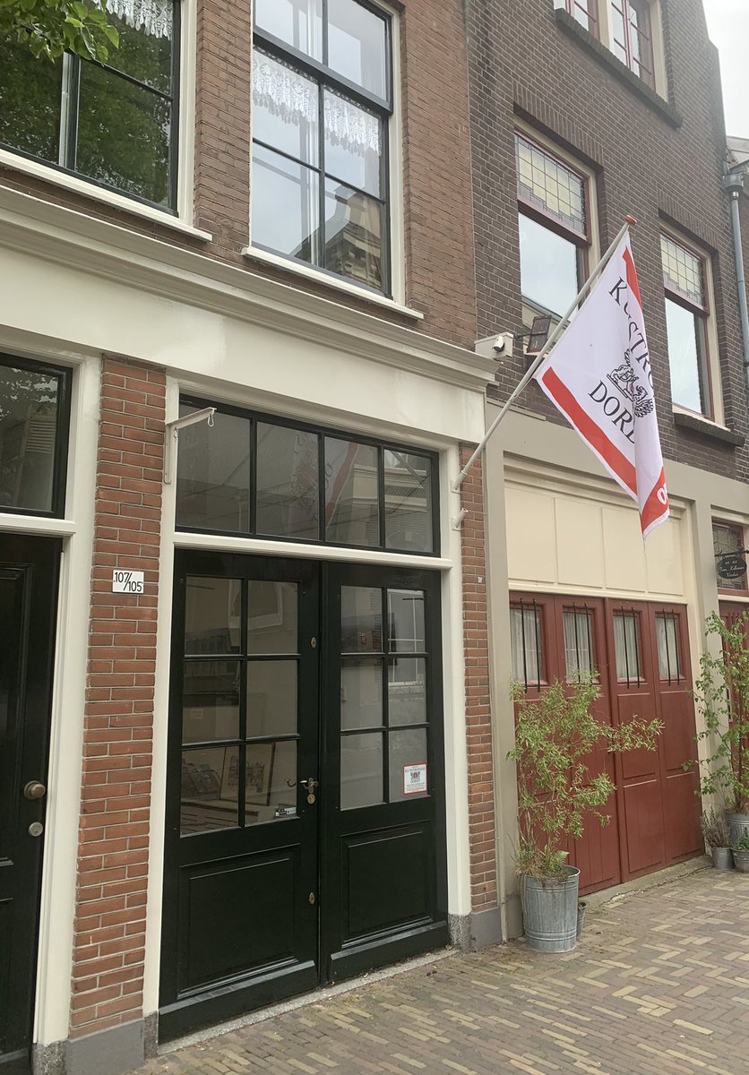 Samen met <a href="/ViaCultura078/">Via Cultura</a> en PhotoCase zitten we tegenwoordig hartje centrum. Vlakbij de Kunstkerk en tegenover <a href="/moviesdordrecht/">The Movies Dordrecht</a>. Loop gerust eens binnen. Op 14 mei doet Via Cultura mee aan ‘open deuren dag’.