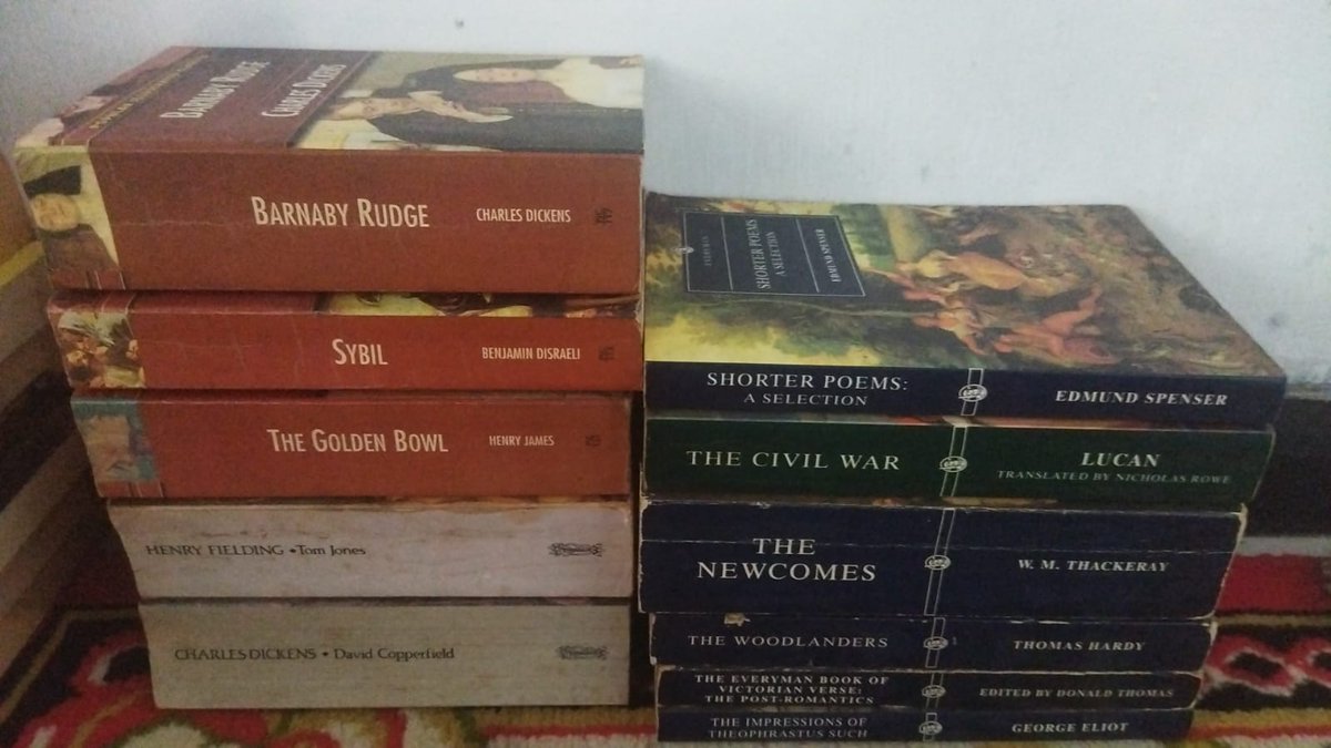 spinxtore's tweet photo. halo kawan, seperti biasa, aku &amp; kawanku mau jual buku bekas, genrenya macam-macam, bahasa indonesia atau inggris.

pengiriman khusus thread ini dari Surabaya, harganya terjangkau rerata 35 - 85 ribuan. bisa tokopedia.  

mohon bantu RT atau Likesnya ya teman-teman.🙏 https://t.co/KgbpkJJb9y
