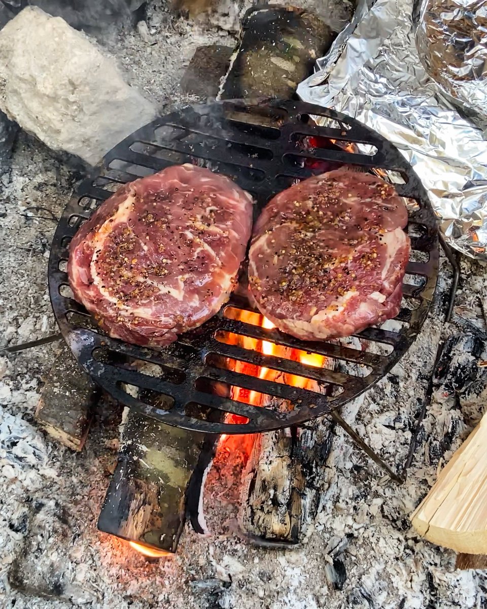 MartyMorissett3's tweet photo. One of the easiest meal you can make on a camping trip. Veggies in foil and steaks cooked over the coals!
If you have never cooked over fire, this is a great place to start.
#camping #campingmeals #canoecamping #canoetrip #canoetripping #cooking #cookingonfire #steak #camp https://t.co/YG6Js5bVOS