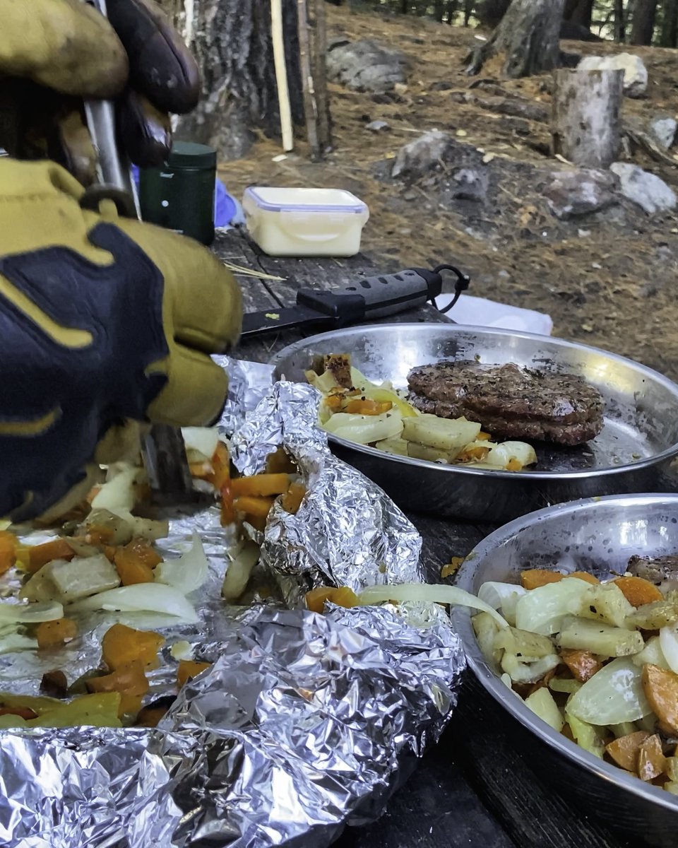 MartyMorissett3's tweet photo. One of the easiest meal you can make on a camping trip. Veggies in foil and steaks cooked over the coals!
If you have never cooked over fire, this is a great place to start.
#camping #campingmeals #canoecamping #canoetrip #canoetripping #cooking #cookingonfire #steak #camp https://t.co/YG6Js5bVOS