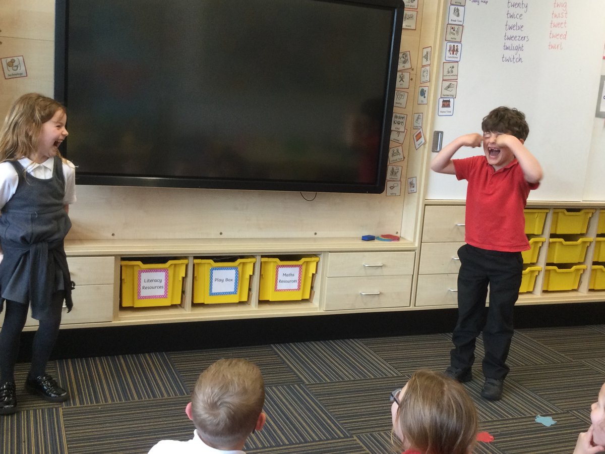 SchoolHillside1's tweet photo. #P2LWHillside have been thinking about feelings during health and wellbeing. We worked in groups to act out scenes from Cinderella, thinking about how each character would be feeling. We saw some super acting skills!🎬 https://t.co/0h01lnwZNO