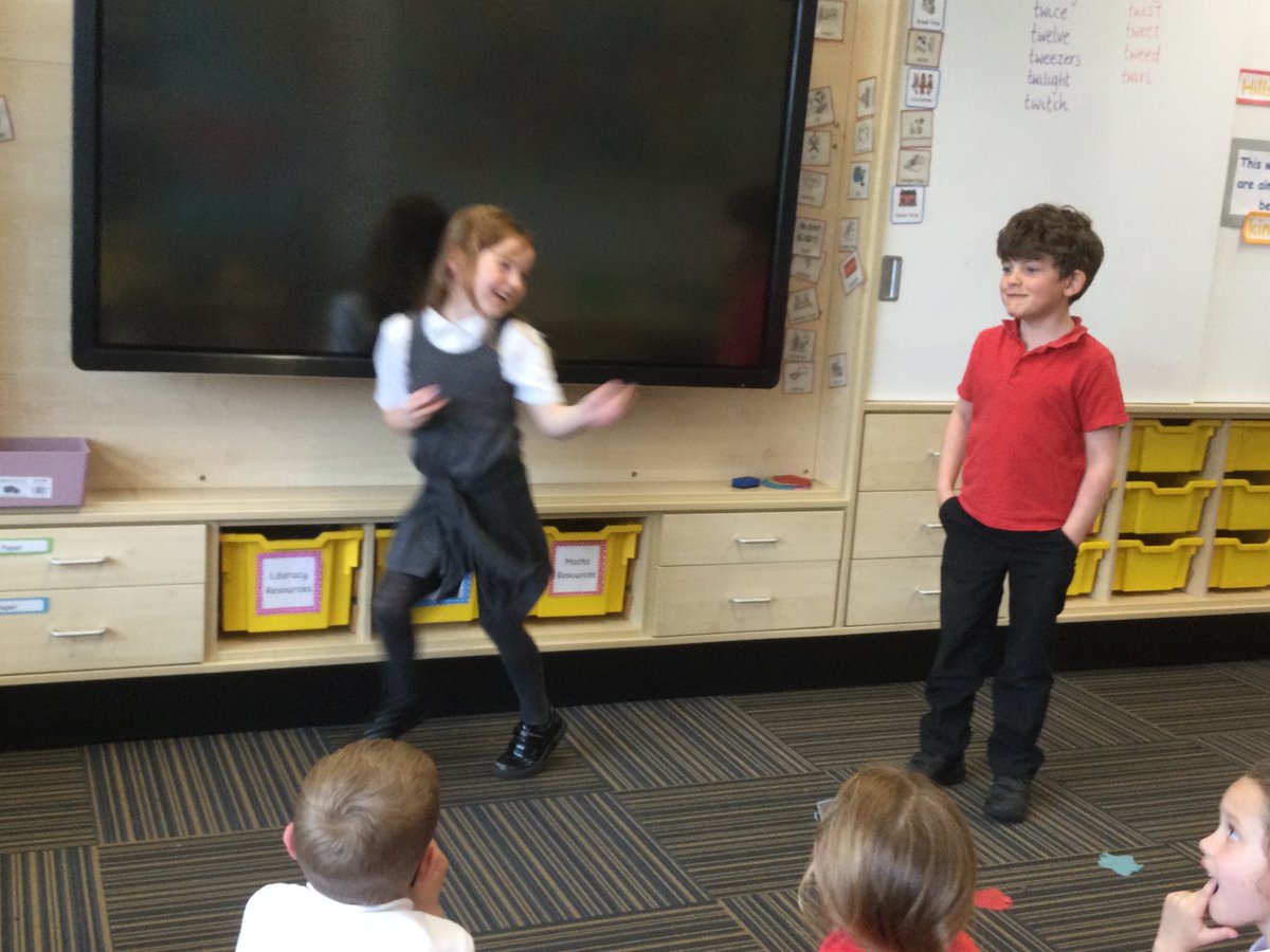 SchoolHillside1's tweet photo. #P2LWHillside have been thinking about feelings during health and wellbeing. We worked in groups to act out scenes from Cinderella, thinking about how each character would be feeling. We saw some super acting skills!🎬 https://t.co/0h01lnwZNO