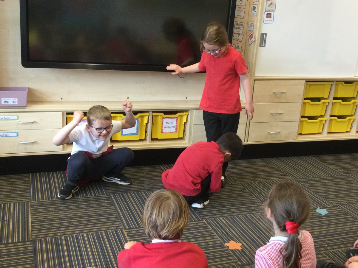 SchoolHillside1's tweet photo. #P2LWHillside have been thinking about feelings during health and wellbeing. We worked in groups to act out scenes from Cinderella, thinking about how each character would be feeling. We saw some super acting skills!🎬 https://t.co/0h01lnwZNO