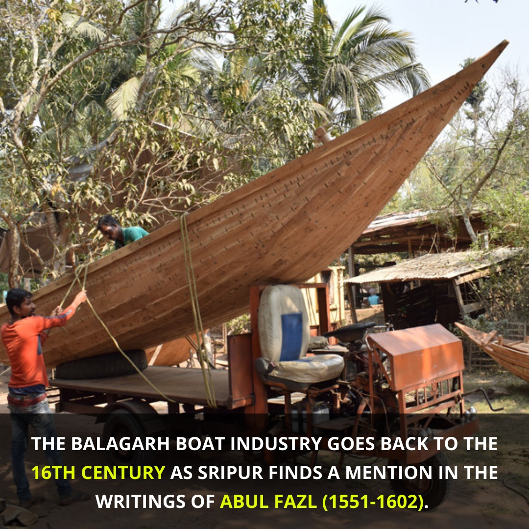 30stades's tweet photo. Until the year 2000, about 40 #boats were made every week at Sripur-Nalagarh. The number is now down to 12. Read how the boat makers of Balagarh struggle to keep afloat the 500-year-old craft - https://t.co/vzudYAZf4q
#Bengal #handmade #craft #boat #boatmaking #boating #fishing https://t.co/JCPXH3r0Kb