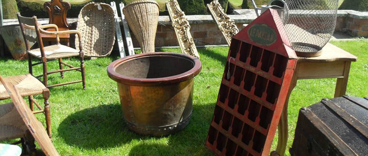 EVENT | <a href="/BurtonCourt/">Edward Simpson</a> Antiques Fair
May 13 &amp; 14

This amazing fair includes 45 dealers. Alongside the antiques, there will be homemade delicious food for you to enjoy whilst staring out to the beautiful grounds.

eatsleepliveherefordshire.co.uk/event-pro/burt…

#herefordhour #herefordshire
#antiques