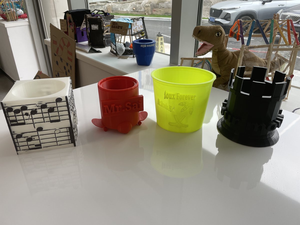 MeghanGw's tweet photo. My g6 sts used the design cycle 2 plan, design &amp; print flowerpots for some of r lower school teachers! What an amazing real life application of the dc. I can’t express how engaged and serious my sts were. Thanks to @MissVicV for sharing her iteration of this project ❤️ @AISGZ  1/ https://t.co/P2ZAiuipSg