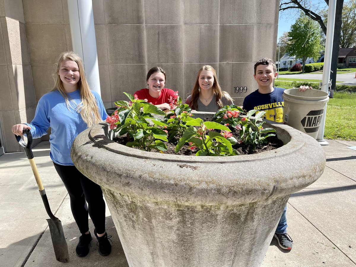 The Rushville FFA is the best! These FFA members planted flowers, that they grew in the school greenhouse, in the RCHS ginormous front planter! Thank You: Zoe Mann, Kylie Herbert, Sophia Dora, and Harrison Wicker! <a href="/rushvilleffa1/">Rushville FFA</a> <a href="/NationalFFA/">National FFA</a> <a href="/FFAIndiana/">FFA Indiana</a>